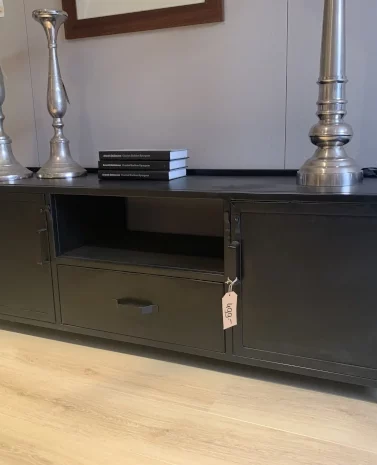 T.V. meubel 150 cm. breed