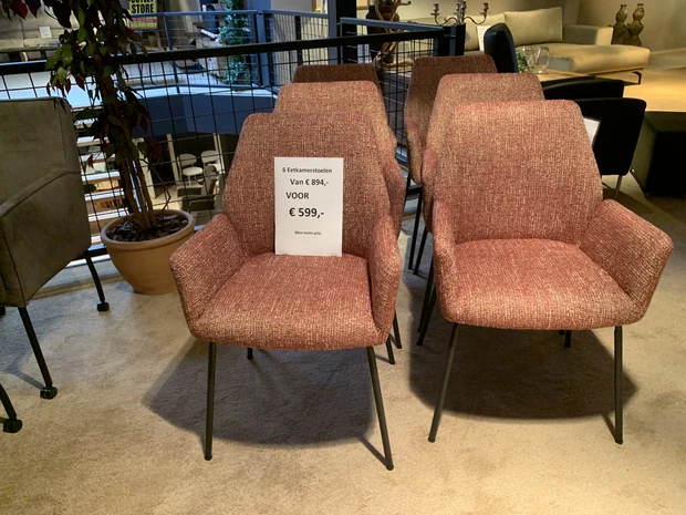 6 Eetkamerstoelen met armleuning in stof